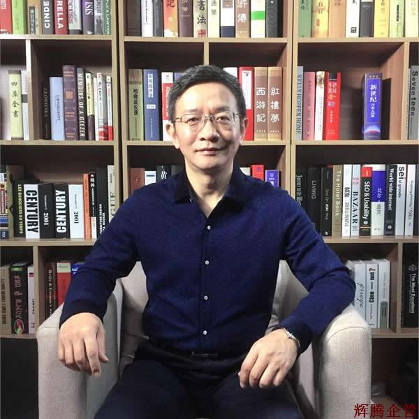 英盛网副总裁与重庆合伙谈网络教育无寒冬.jpg